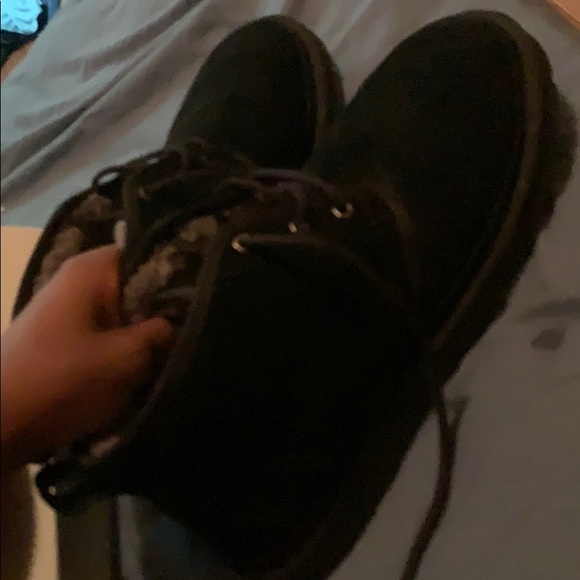 Black uggs - Picture 2 of 4